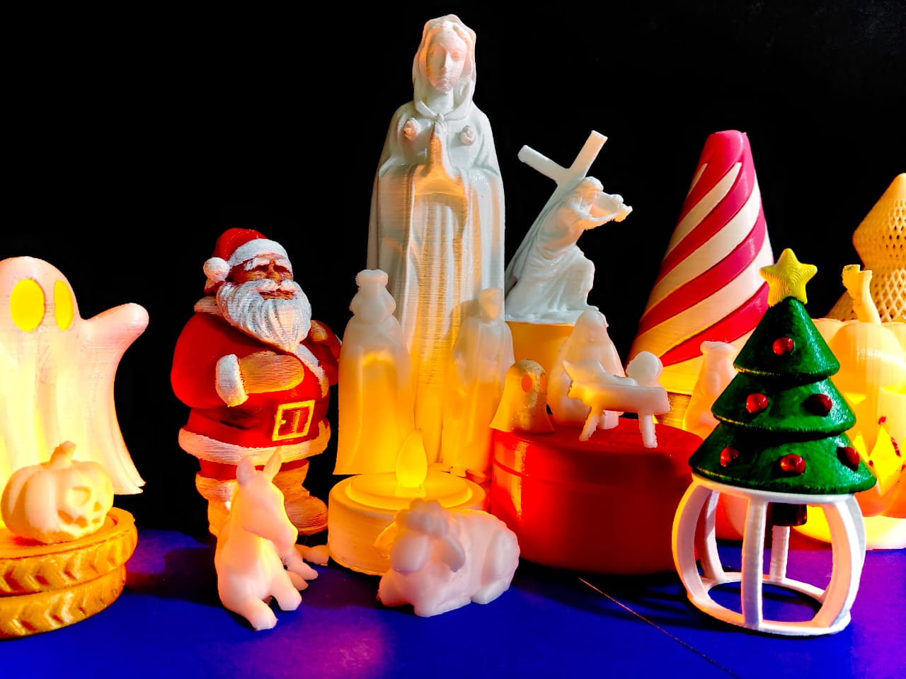 Christmas Decoration | 3D Printed Santa, Christmas Tree, Candles & Festive Showpiece